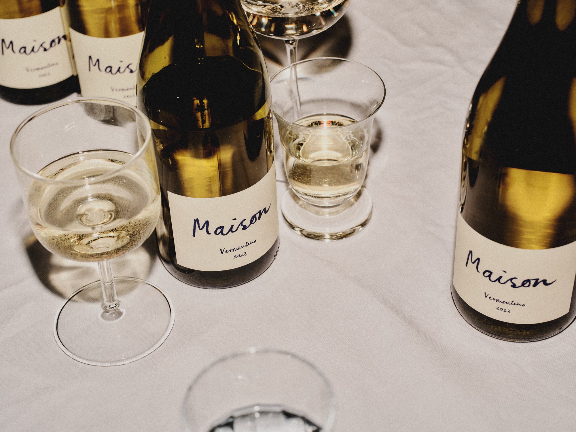 Sulphite free wine UK — what it means and what to drink - All Natty